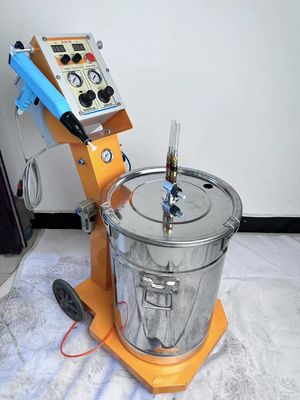 Le revêtement est réalisé avec la machine de pulvérisation de peinture à pulvérisation électrostatique 2020 Gema Optiflex 2 B